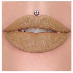 JEFFEE STAR Cosmetics Velvet Trap Lipstick Unphazed